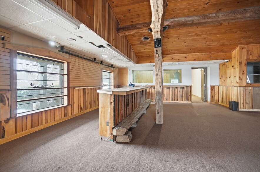 More Photos Of 309 E Leffel Ln, Springfield Freestanding For Sale