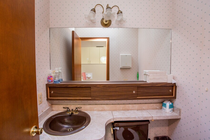 More Photos Of 329 Lincoln Hwy, Fairless Hills Warehouse For Sale