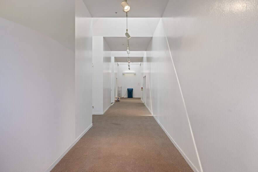 More Photos Of 33641 Mission Blvd, Union City Freestanding For Sale