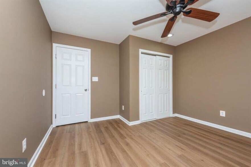 More Photos Of 4021 Barrington Rd, Baltimore Flex For Sale