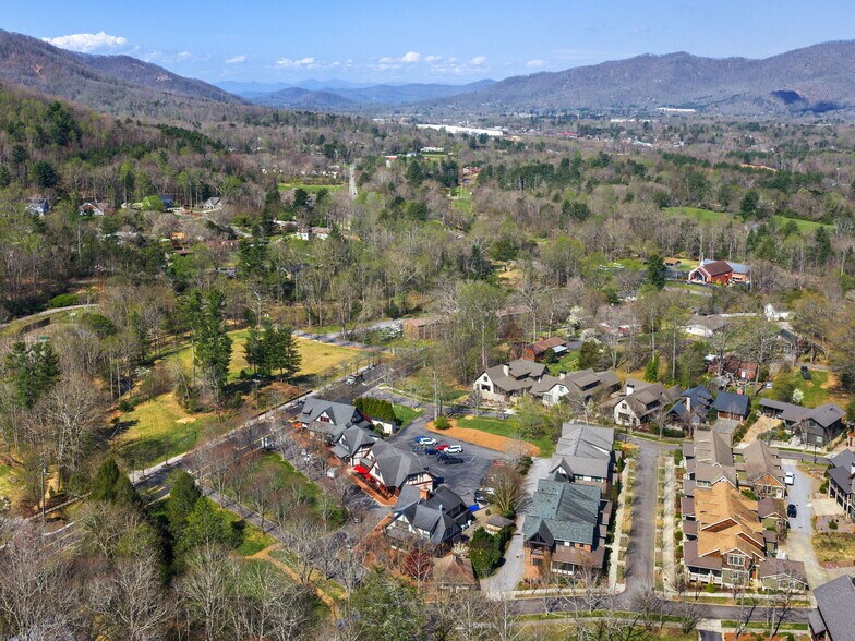 More Photos Of 10 E Market St, Black Mountain General Retail For Sale