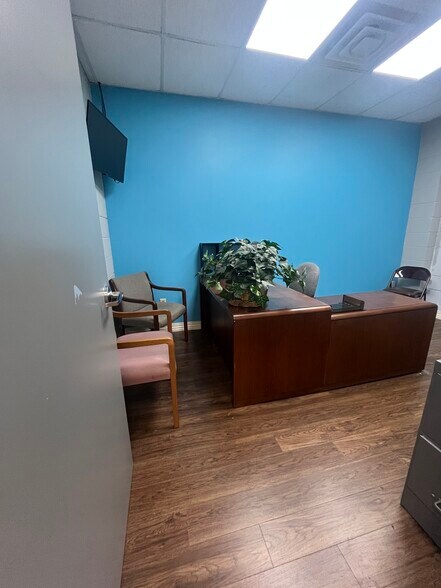 More Photos Of 7500 Appling Center Dr, Memphis Warehouse For Sale