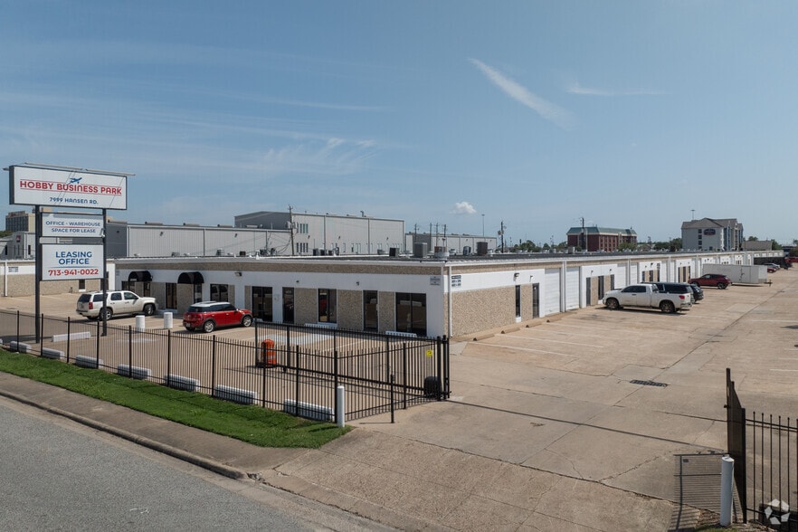 More Photos Of 7999 Hansen Rd, Houston Unknown For Lease
