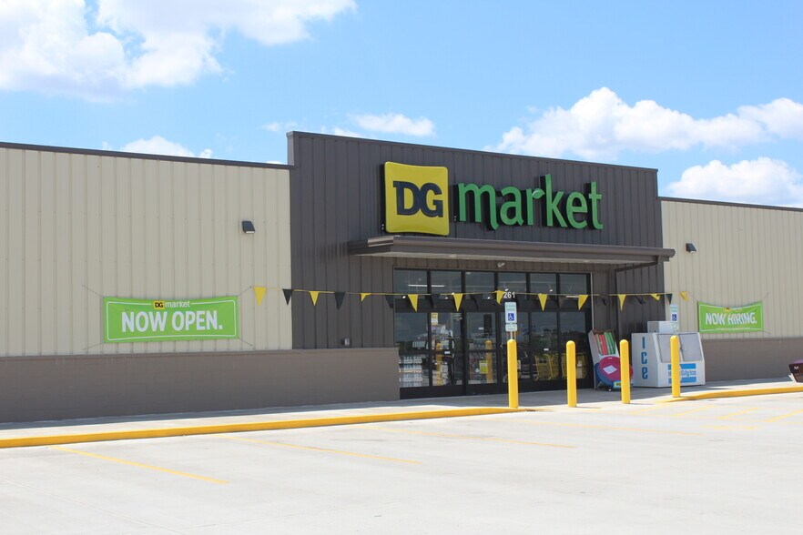 Primary Photo Of 1261 IL 49, Cissna Park Freestanding For Sale