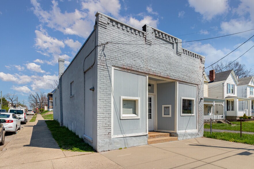 More Photos Of 1936 Elm Ave, Cincinnati Storefront For Sale