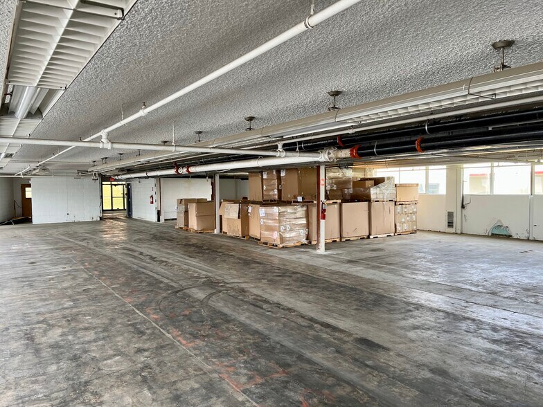 More Photos Of 7820 Reading Rd, Cincinnati Warehouse For Lease
