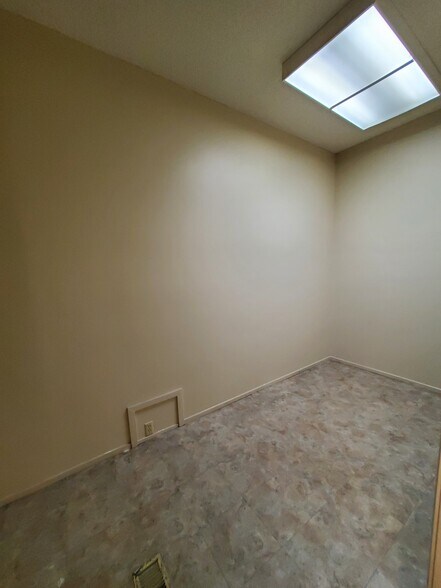 More Photos Of 1343-1353 W Main St, Merced General Retail For Sale