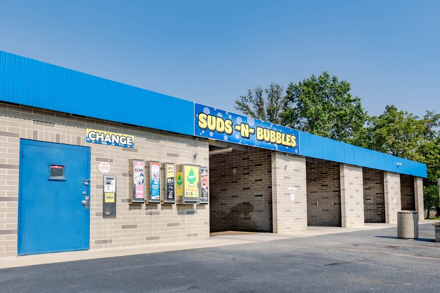 More Photos Of 410 Sherman St, Belleville Carwash For Sale