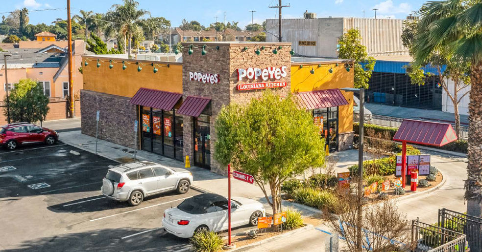 Primary Photo Of 12622 Long Beach Blvd, Lynwood Fast Food For Sale