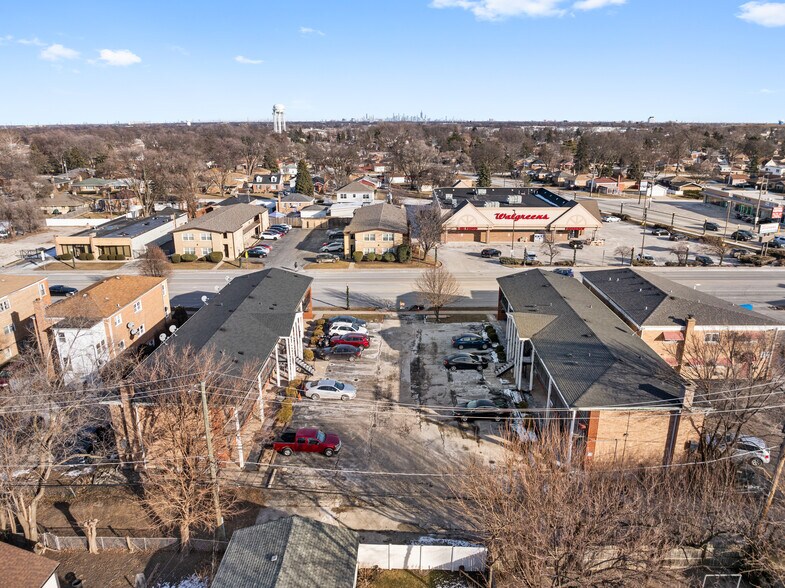 More Photos Of 438 N Wolf Rd, Hillside Apartments For Sale