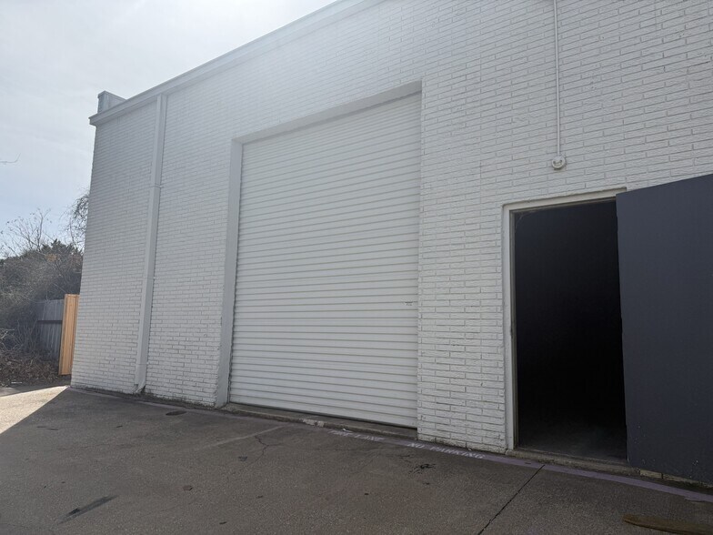 More Photos Of 4540 - 4576 Brass Way way, Dallas Industrial For Lease