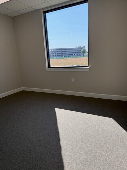 More Photos Of 5501 Cabrera Dr, Sugar Land Unknown For Lease