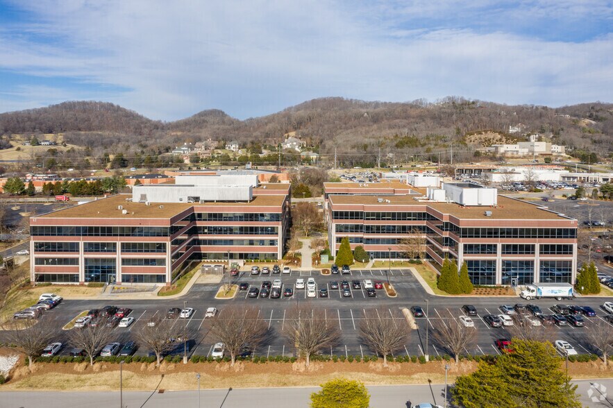 More Photos Of 8 Cadillac Dr, Brentwood Unknown For Lease