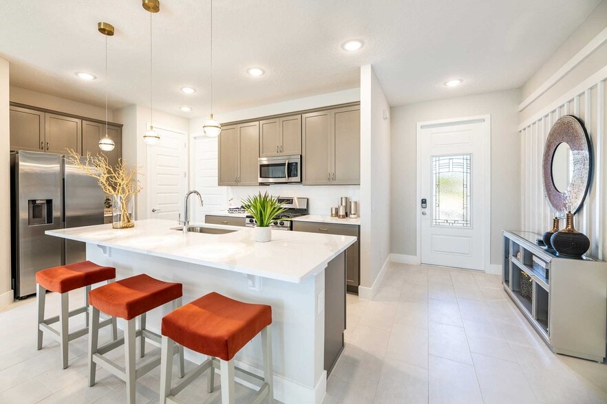 More Photos Of 7760 Sandy Ridge Dr, Reunion Apartments For Sale