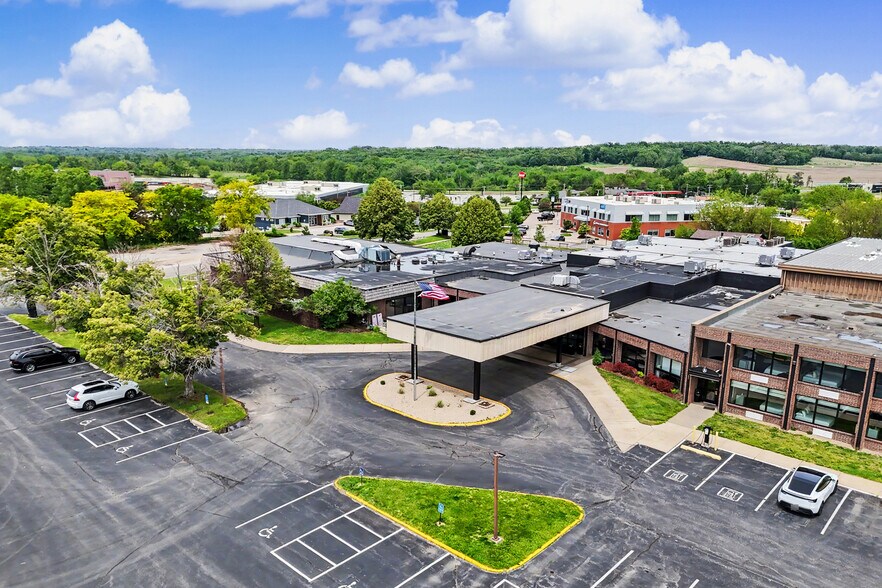 More Photos Of 2525 Highlander Pl, Iowa City Hotel For Lease