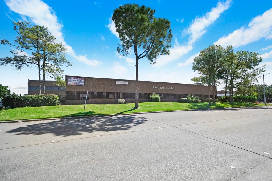 More Photos Of 9207 Country Creek Dr, Houston Office For Sale