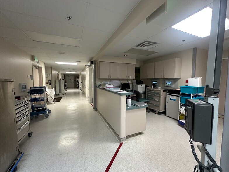 More Photos Of 1310 SE West Star Ave, Port Saint Lucie Hospital For Lease