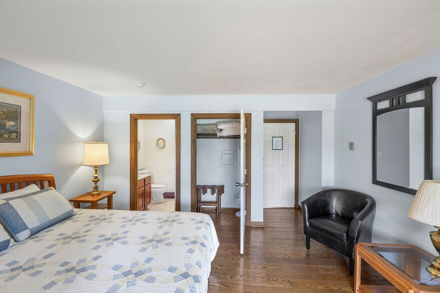 More Photos Of 40 Hospital Rd, Gettysburg Hotel For Sale