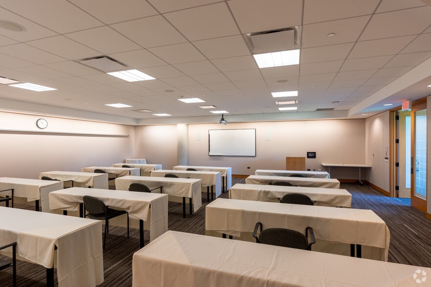 More Photos Of 2715 Jorie Blvd, Oak Brook Office For Sale
