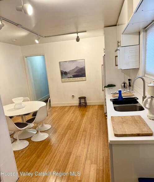 More Photos Of 92 Partition St, Saugerties Storefront Retail Residential For Sale