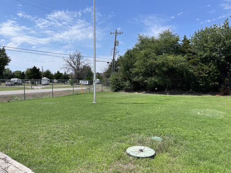 More Photos Of 4119 Shady Ln, Enid Light Distribution For Sale