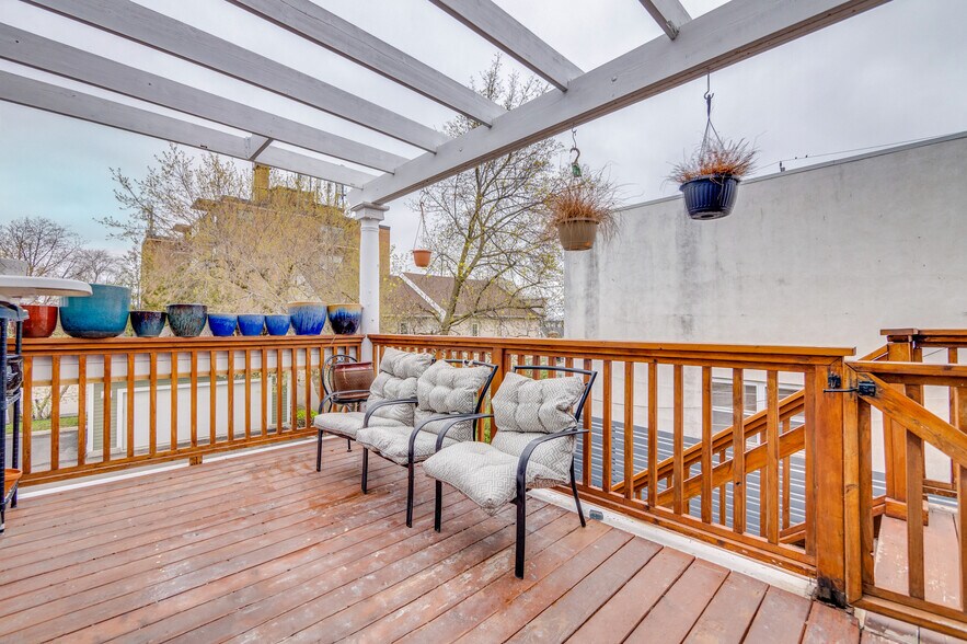 More Photos Of 201 Queen St S, Mississauga Storefront Retail Office For Sale