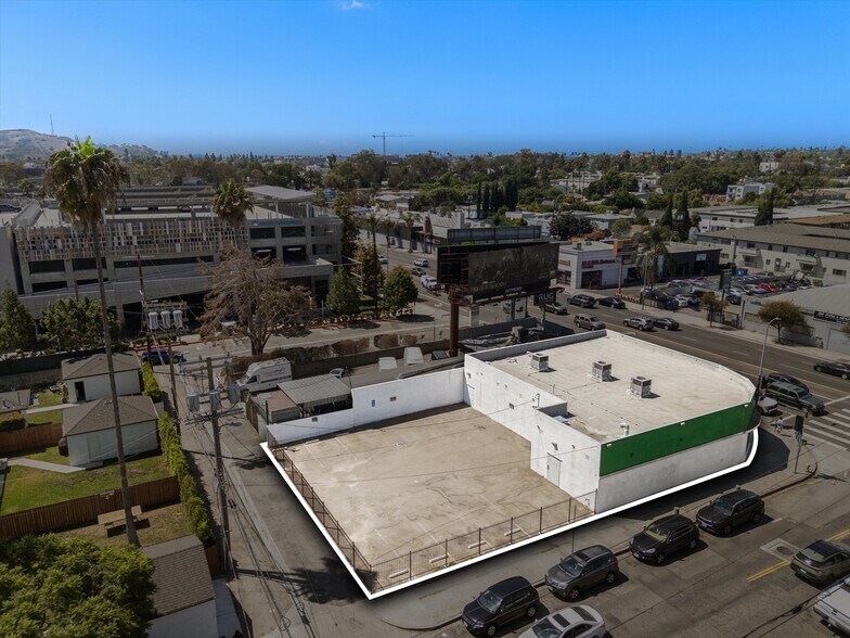 More Photos Of 2000 S La Cienega Blvd, Los Angeles Storefront For Lease