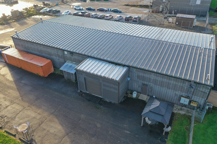 More Photos Of 3822 Victory Ave, Louisville Warehouse For Lease