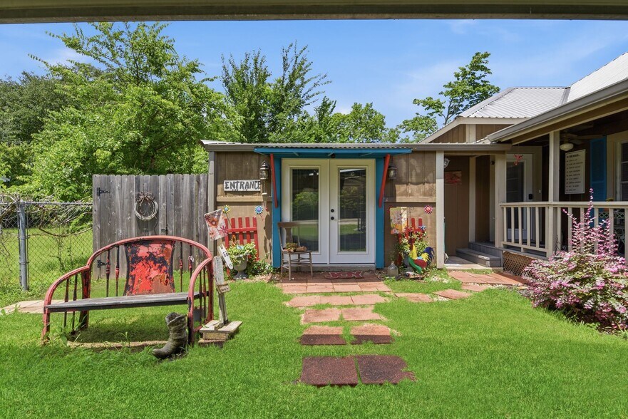 More Photos Of 9282 State Highway 75 S, New Waverly Freestanding For Sale