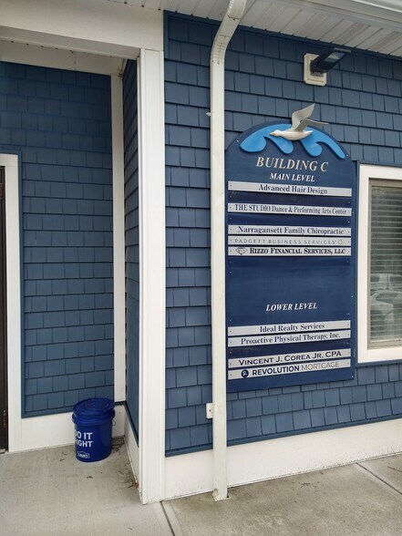 More Photos Of 140 Point Judith Rd, Narragansett Storefront Retail Office For Sale