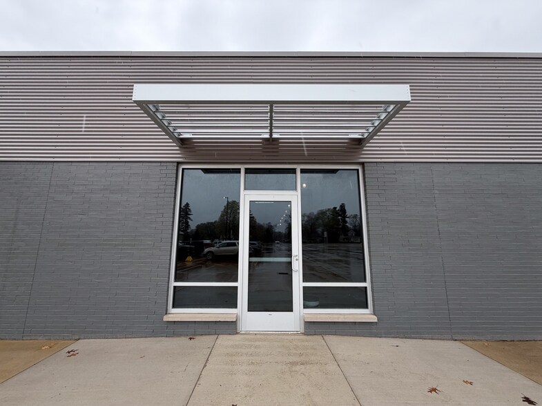 More Photos Of 1100 N Main St, Three Rivers Manufacturing For Lease