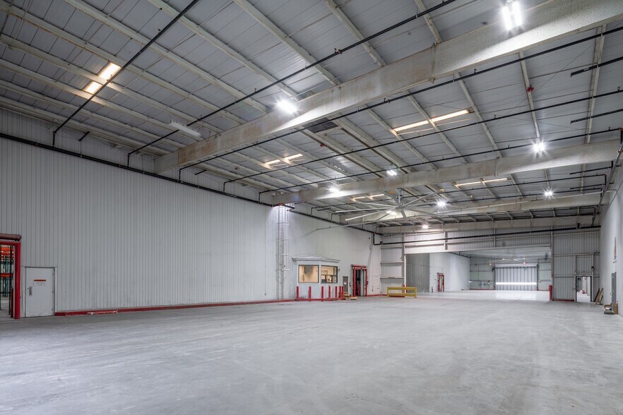 More Photos Of 8660 N Eldridge Pky, Houston Distribution For Sale