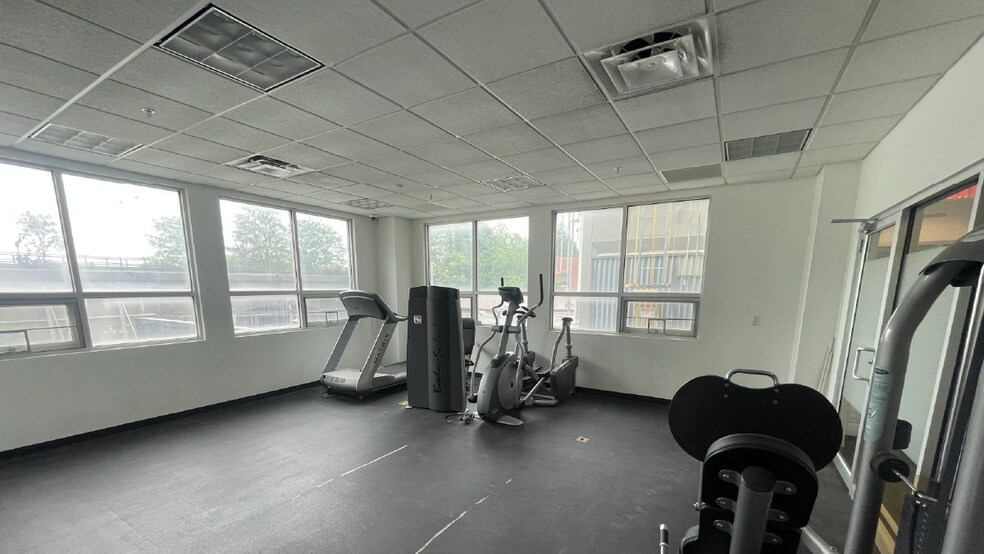 More Photos Of 2544 Borough Pl, Woodside Warehouse For Lease