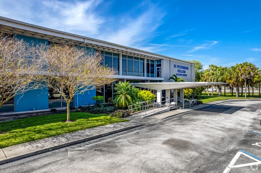 More Photos Of 3200 S 34th St, Saint Petersburg Schools For Sale