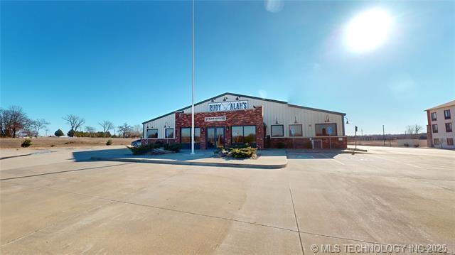 More Photos Of 207 Commerce Dr, Wewoka Restaurant For Sale