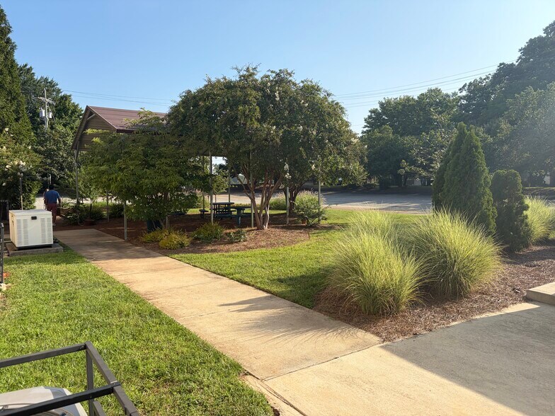More Photos Of 4003 Clifton Rd, Greensboro Medical For Lease