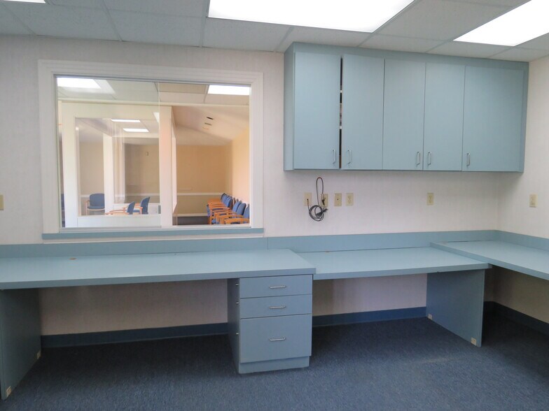 More Photos Of 9506 Hospital Ave, Nassawadox Medical For Sale