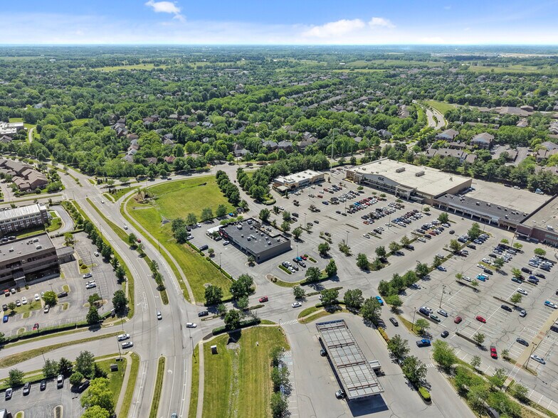 More Photos Of 3199 Beaumont Centre Cir, Lexington Land For Lease