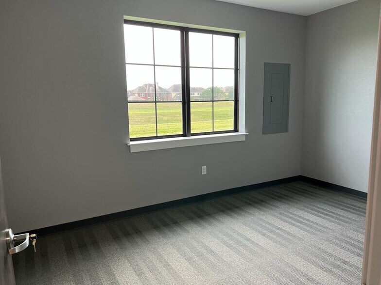 More Photos Of 800 Bonaventure Way, Sugar Land Medical For Sale