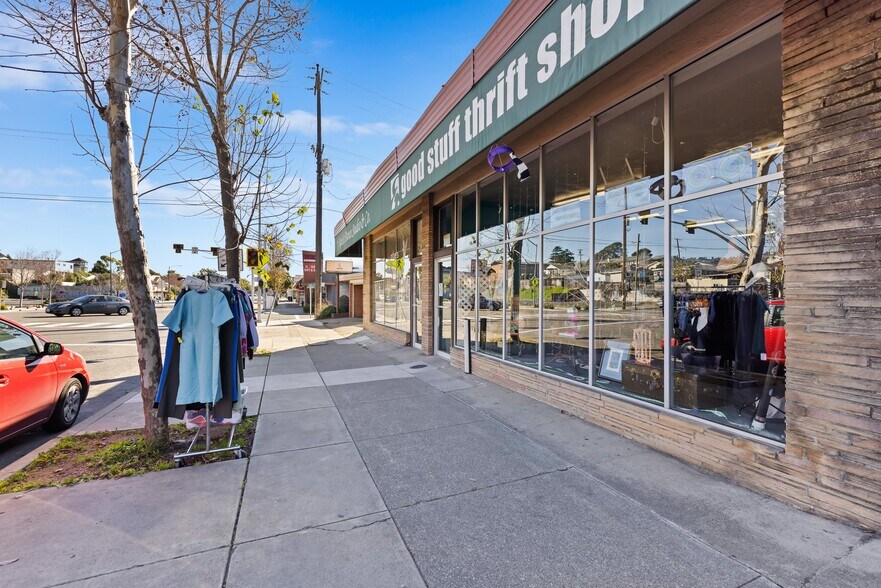 More Photos Of 10311-10317 San Pablo, El Cerrito Storefront For Sale