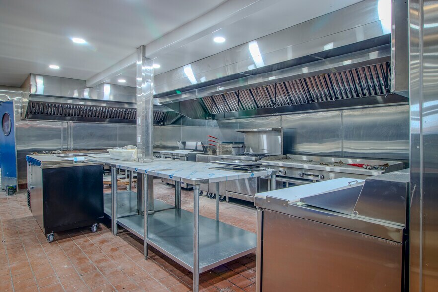 More Photos Of 2020 E Florida Ave, Hemet Restaurant For Sale