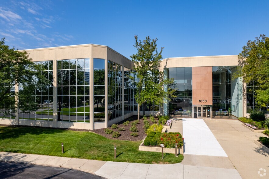 More Photos Of 1050 Wilshire Dr, Troy Office For Lease