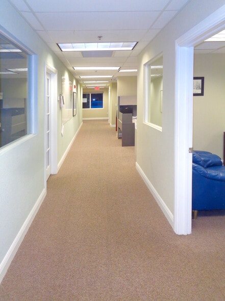 More Photos Of 3924-3960 Coral Ridge Dr, Coral Springs Showroom For Sale