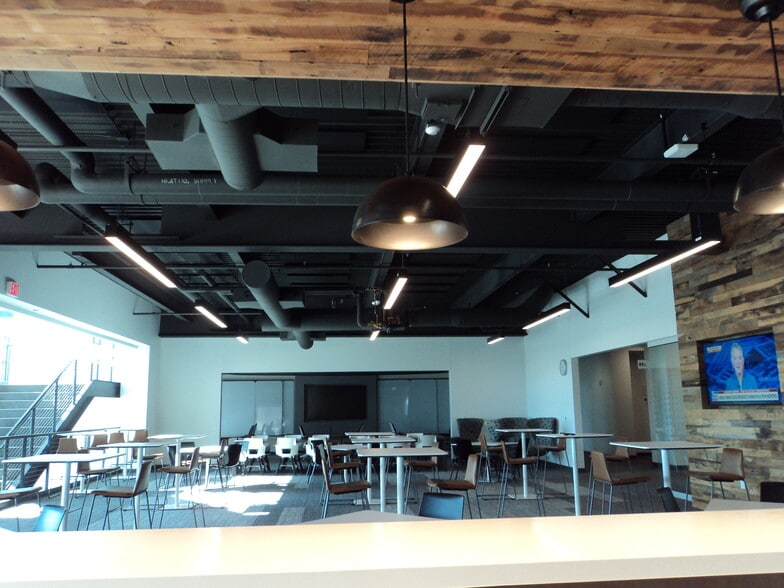 More Photos Of 2020 Innovation Ct, De Pere Office For Lease