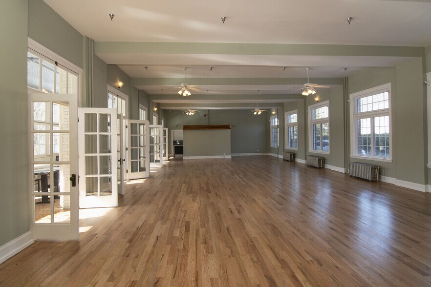 More Photos Of 158 Academy Lane Dr, Pence Springs Hotel For Sale