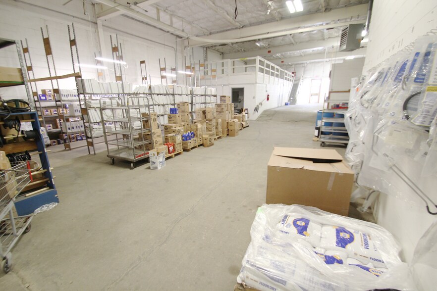 More Photos Of 19 N Main St, New London Warehouse For Sale