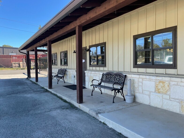 More Photos Of 5 Upper Cibolo Creek Rd, Boerne Light Manufacturing For Lease