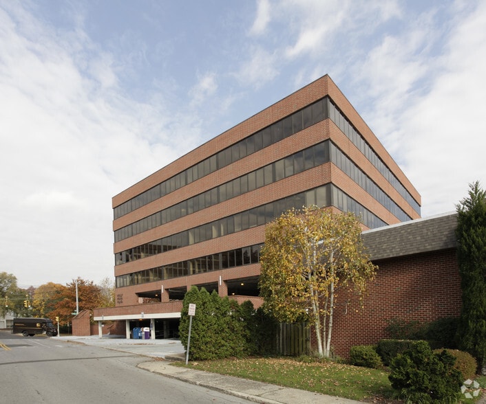 More Photos Of 1281 E Main St, Stamford Medical For Lease