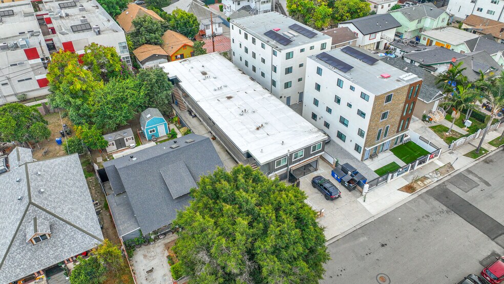 More Photos Of 1252 W 37th St, Los Angeles Apartments For Sale