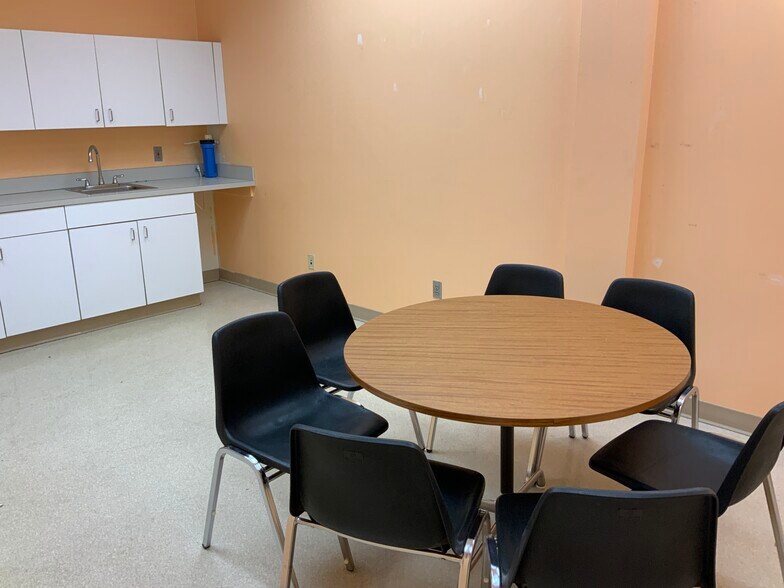 More Photos Of 2900 O St, Lincoln Office For Lease